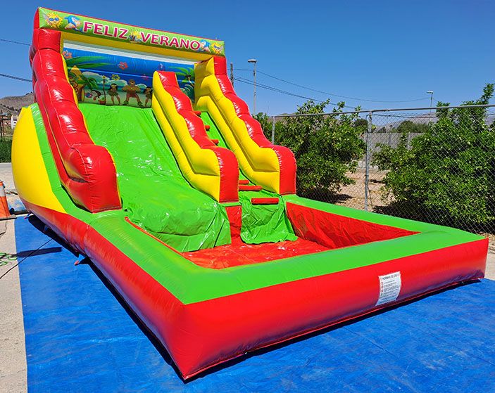 Tobog�n acu�tico feliz verano