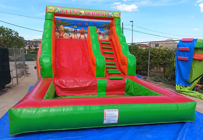 Tobog�n acu�tico feliz verano