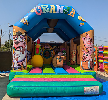 Castillo hinchable granja en alquiler 