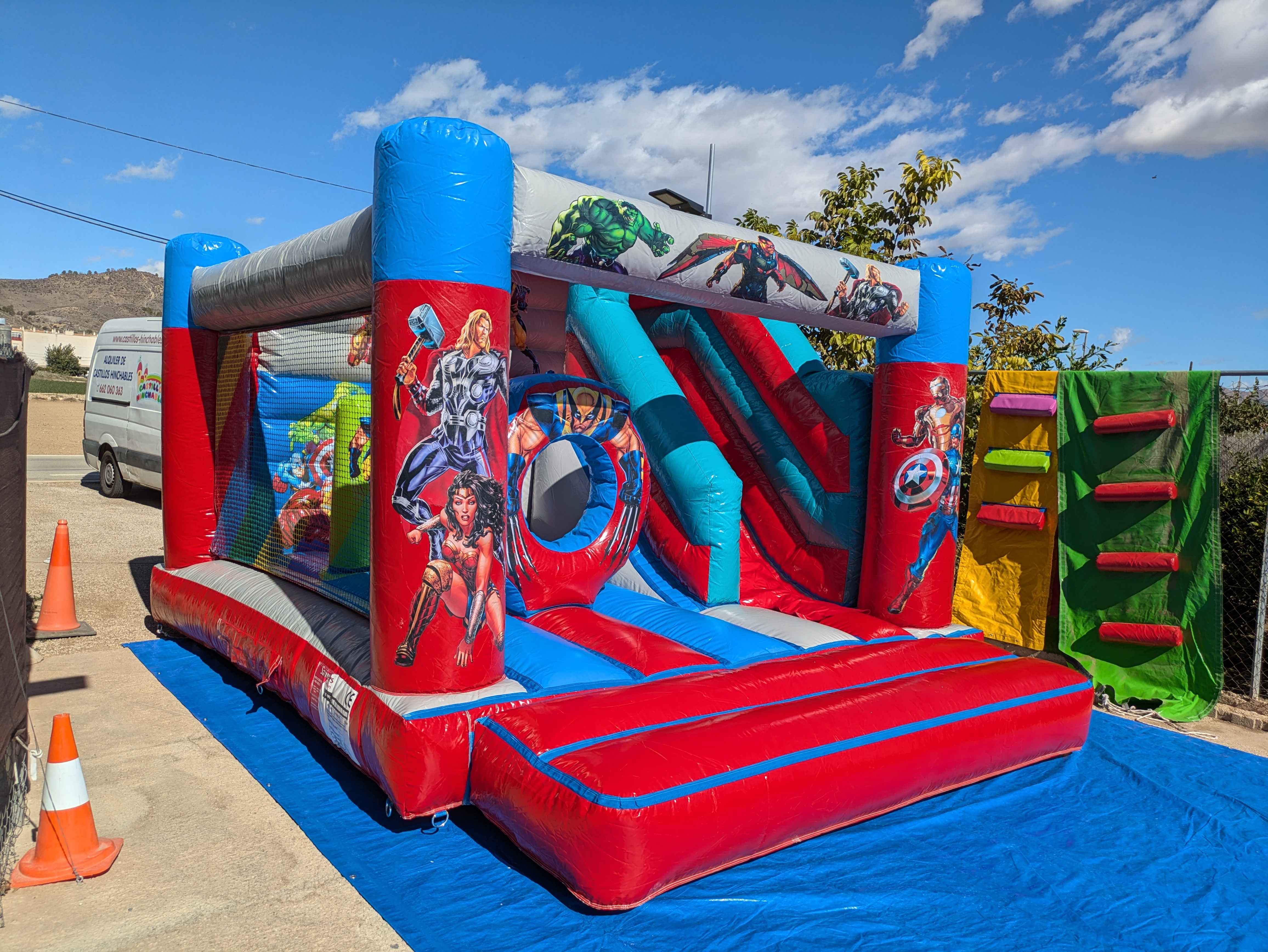 Castillo hinchable de Super H�roes en Murcia