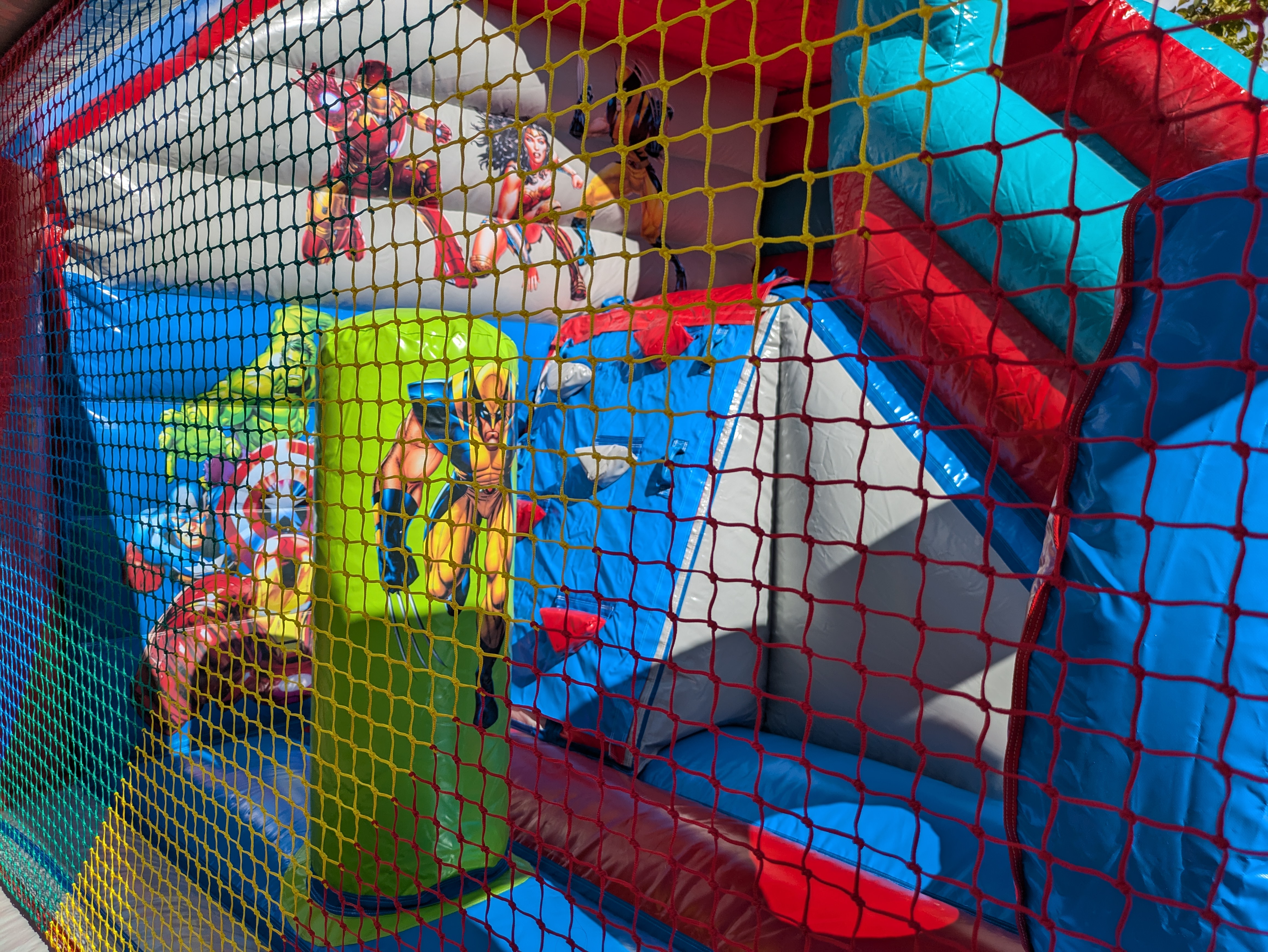 Castillo hinchable de Super H�roes en Murcia