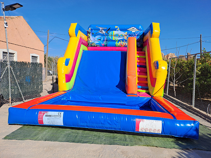 Toboganes hinchables acu�ticos 