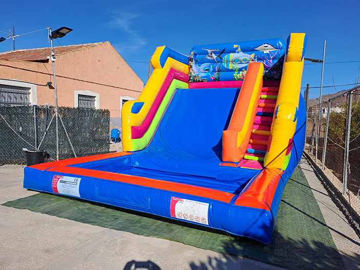 Toboganes hinchables acu�ticos 