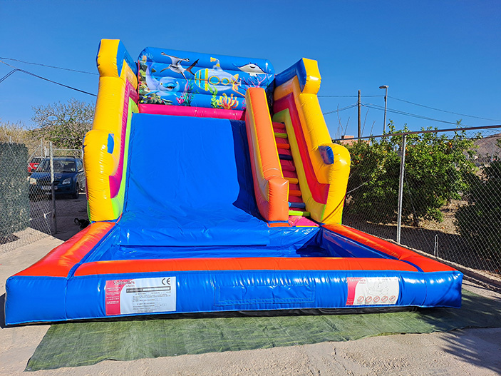 Toboganes hinchables acu�ticos 