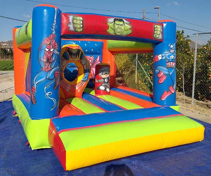 ? Castillo hinchable de Superheroes en alquiler ?
