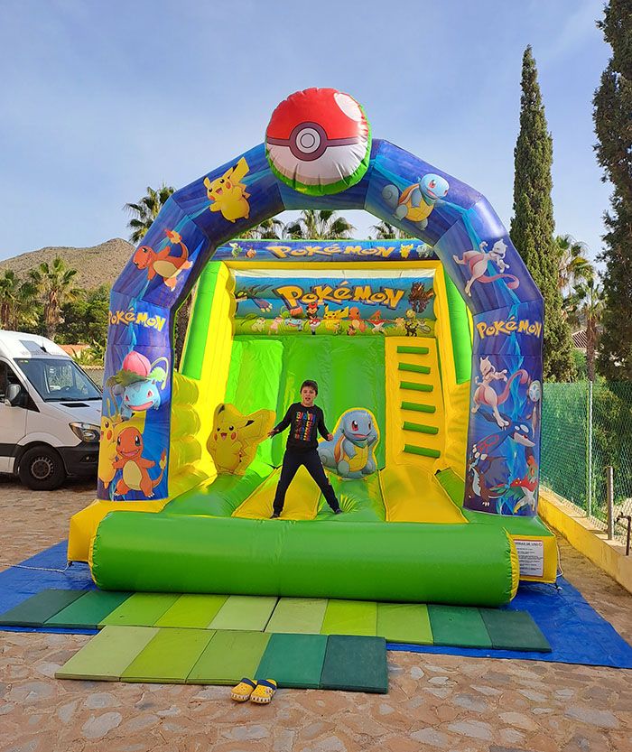 Tobog�n Pok�mon hinchable Pikachu