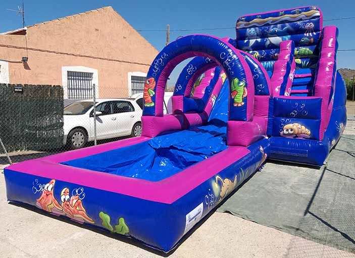 Tobog�n con deslizador acu�tico