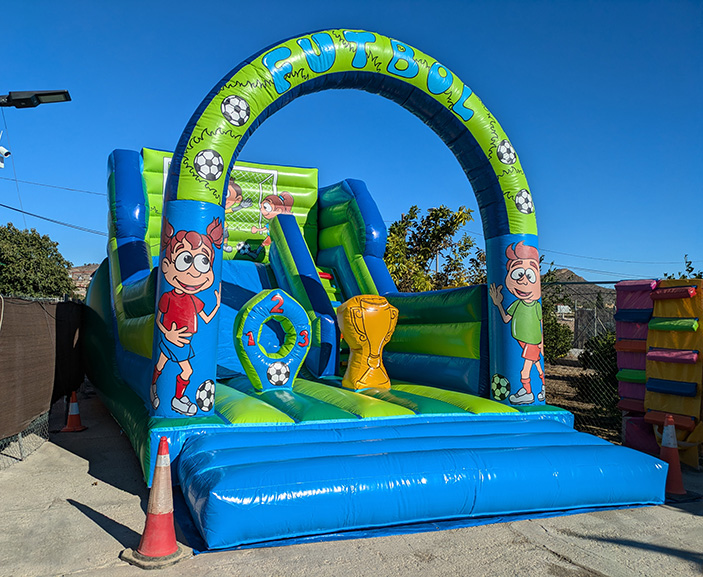 Tobog�n con colchoneta hinchable de f�tbol