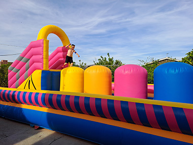 Wipe Out hinchable en alquiler